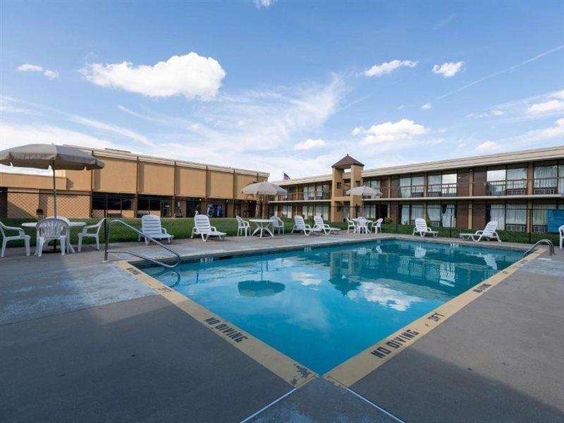 Super 8 By Wyndham Goldsboro Motel Exterior photo